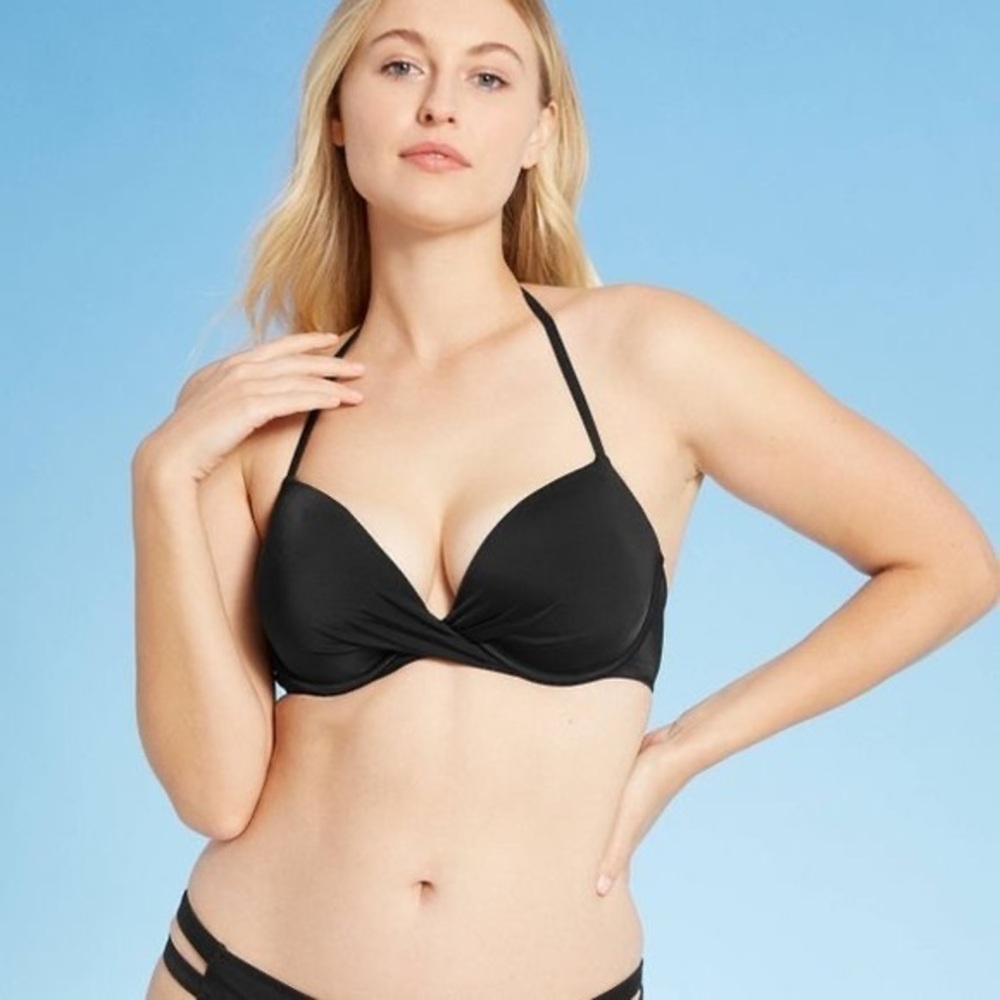 Shode & shore Women's Lightly Lined Twist-Front Bikini top 36C